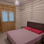 2-Bedroom Apartment Emplacement Ideal